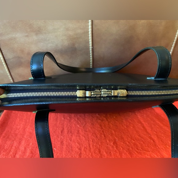 Louis Vuitton Epi Lussac/ Black - Picture 7 of 9